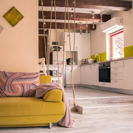 Seek And Hide - Little Emma's Hideaway Apartment *