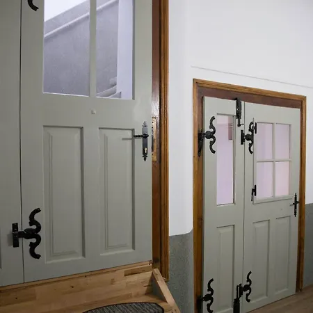 Apartment Seek And Hide - Little Emma's Hideaway