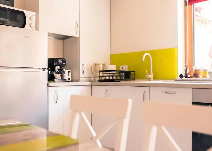 Seek And Hide - Little Emma's Hideaway *